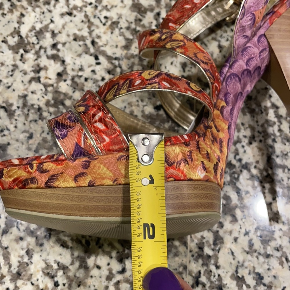 🌸🌺Multicolor Platform Heels🌺🌸 - Picture 8 of 9